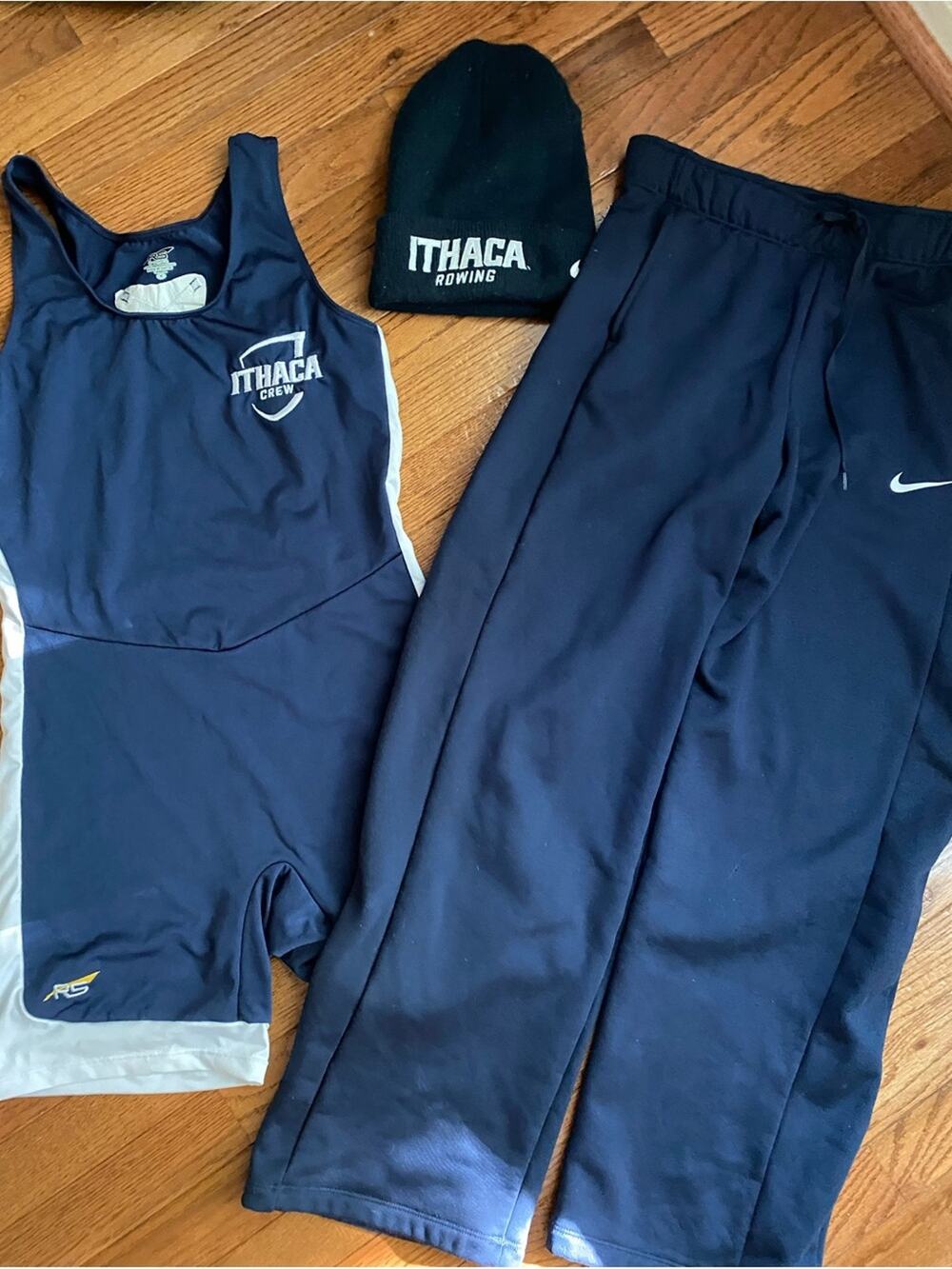 Ithaca Rowing 3pc lot. Womens Medium EUC